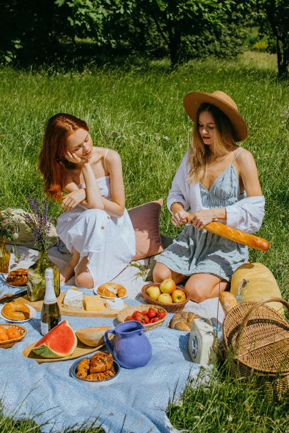 Relaxed summer womenswear in natural light